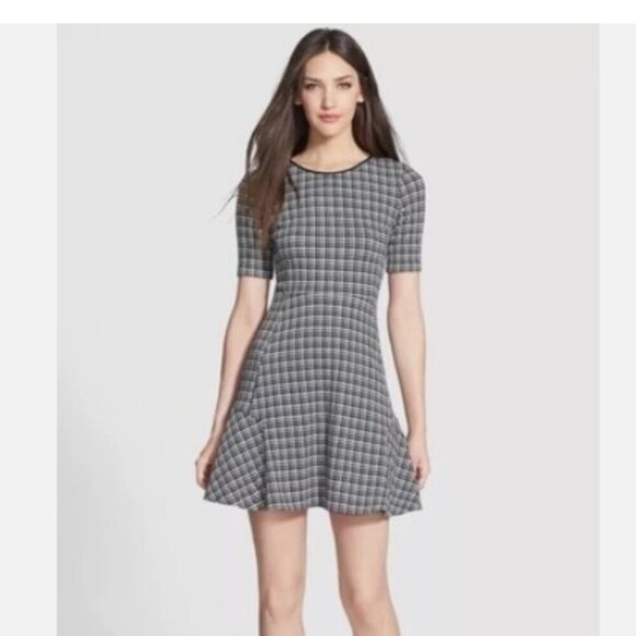 Theory Nikay Houndstooth Fit & Flare Dress Short Sleeve Stretch Size 8 Women's - Picture 1 of 12